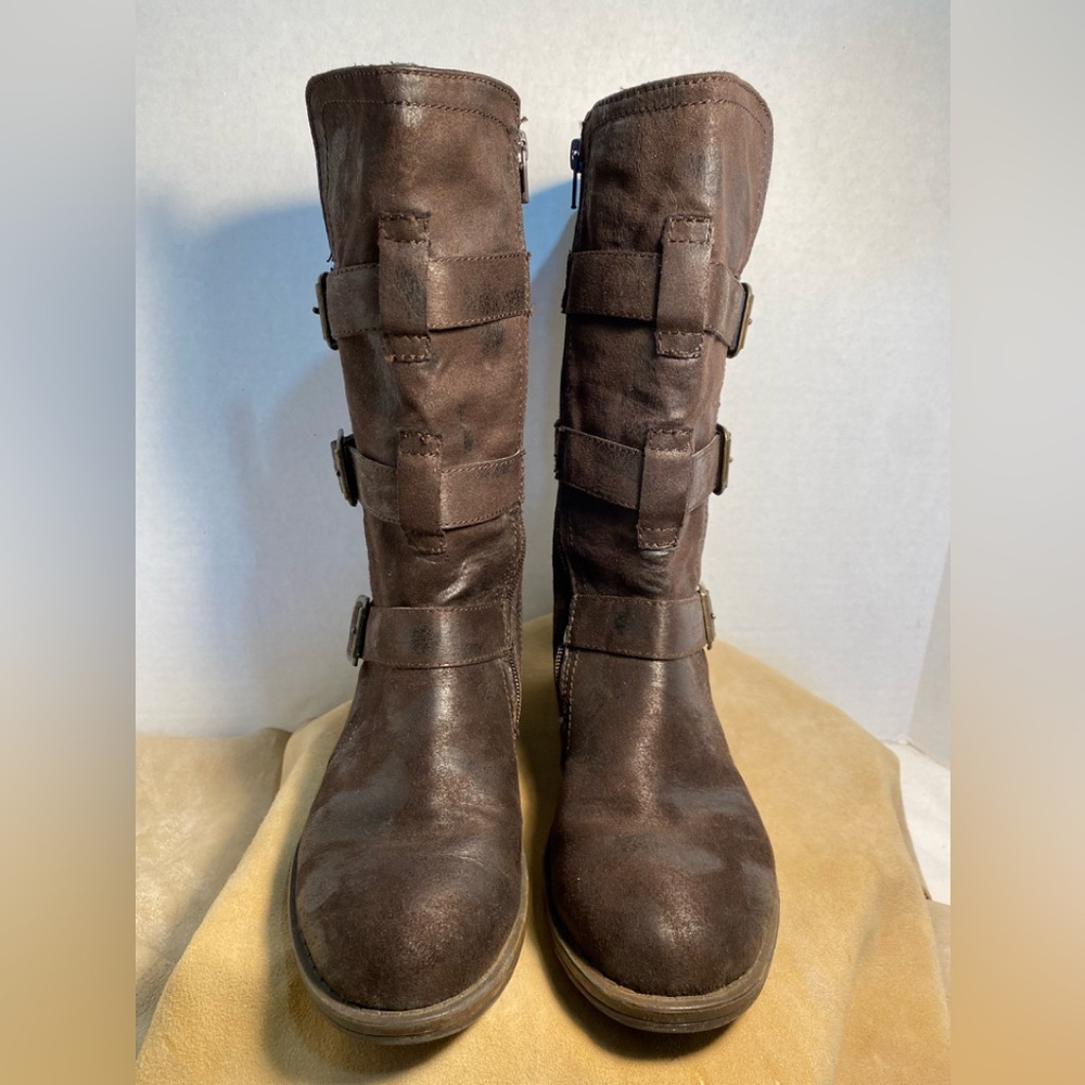 Woman’s Croma Vintage 7 1/2” knee high boot